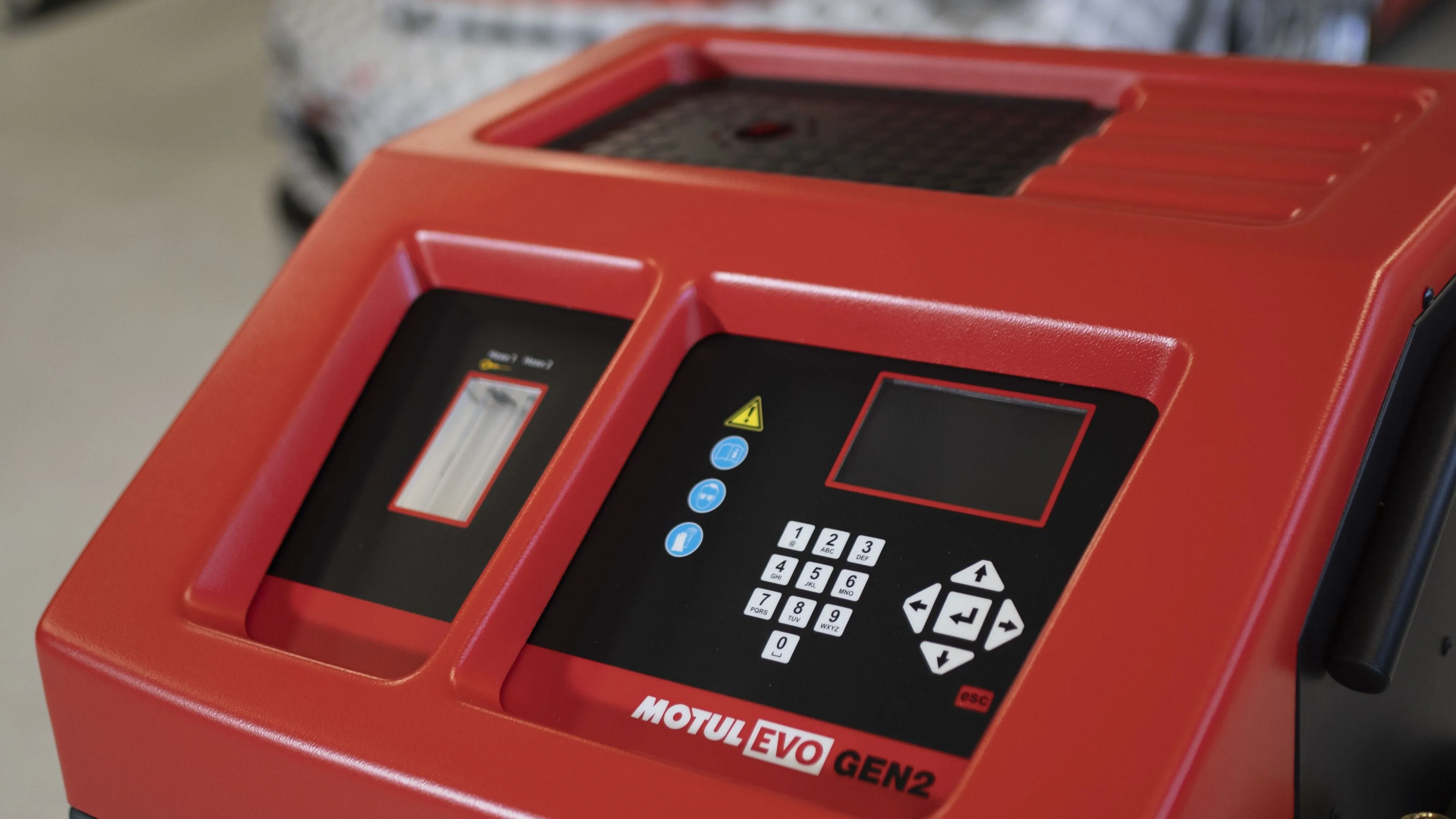 MOTUL EVO GEN2 dinamikus automataváltó-olajcserélő gép a Nadovi szervizben